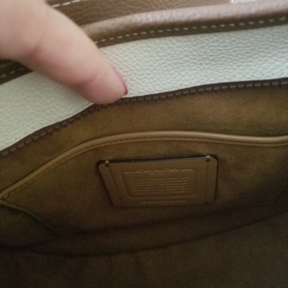 COACH purse - Picture 4 of 6